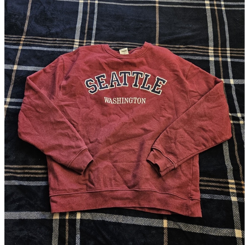 Seattle Washington Vintage Sweater 1990s‎ Size Large Red / EMBROIDERED WORDS